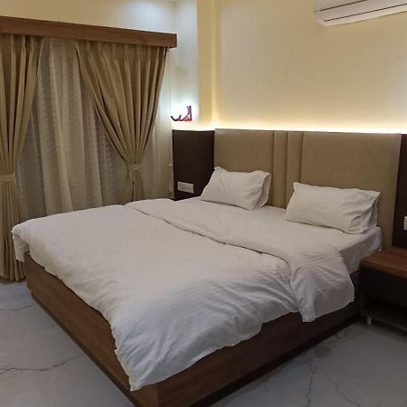 The Banaras Hotel Varanasi Exterior foto