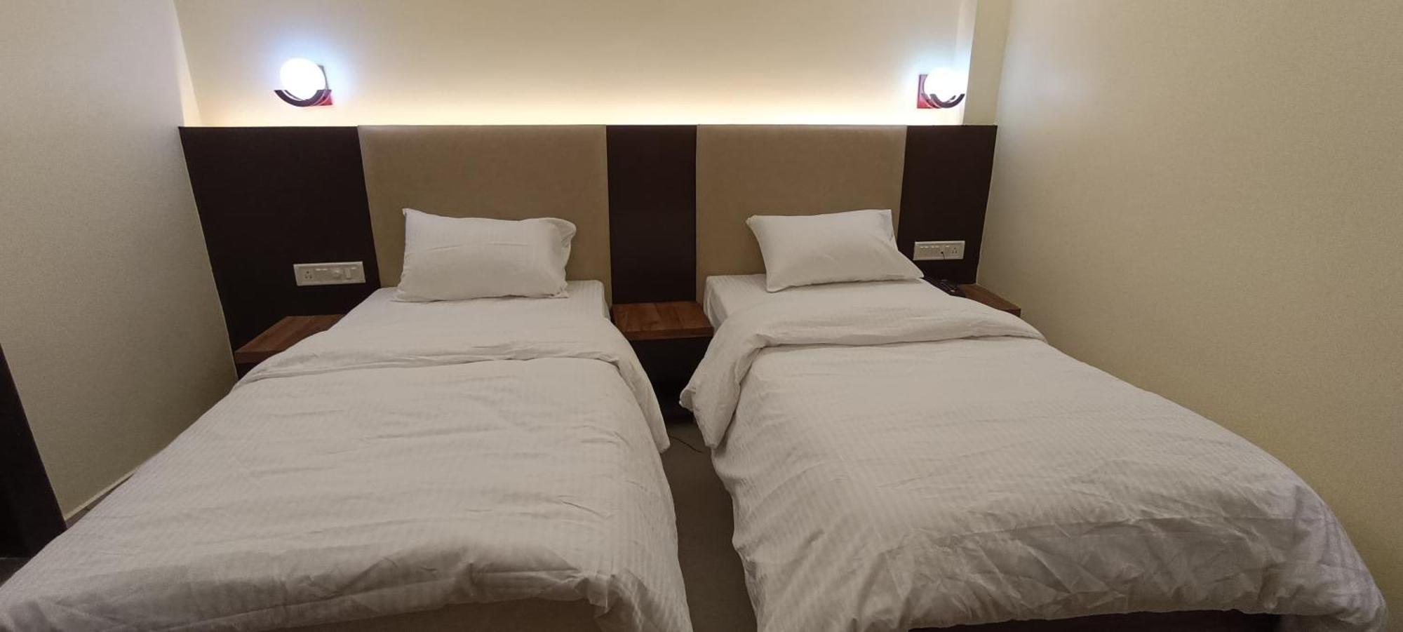 The Banaras Hotel Varanasi Exterior foto